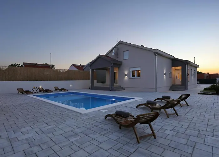 Holiday home Fjaka *