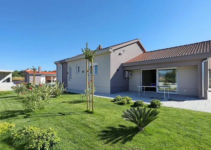 Fjaka Holiday home