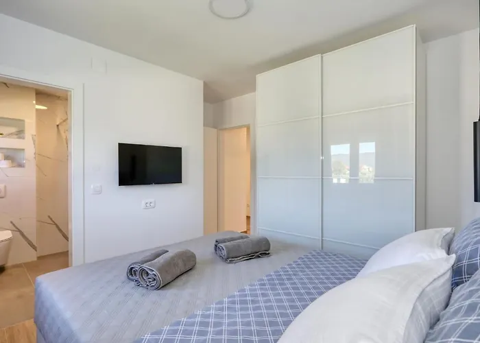 Fjaka Holiday home Pridraga