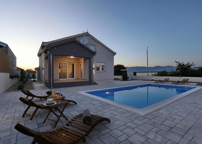 Fjaka Holiday home
