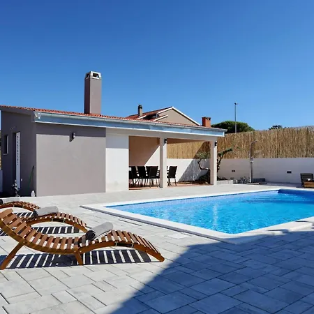 Fjaka Vakantiehuis Pridraga