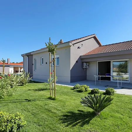 Fjaka Holiday home