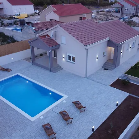 Fjaka Vakantiehuis