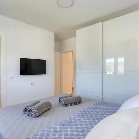 Fjaka Holiday home Pridraga