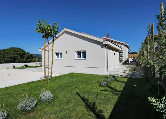 Fjaka Сasa de vacaciones Pridraga